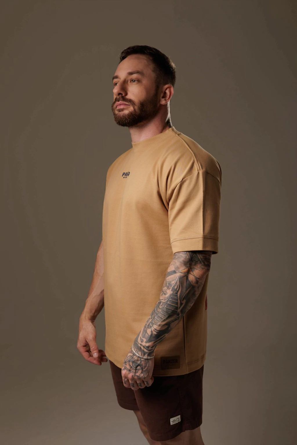 Camiseta Oversized Do Not Weaken — outro ângulo